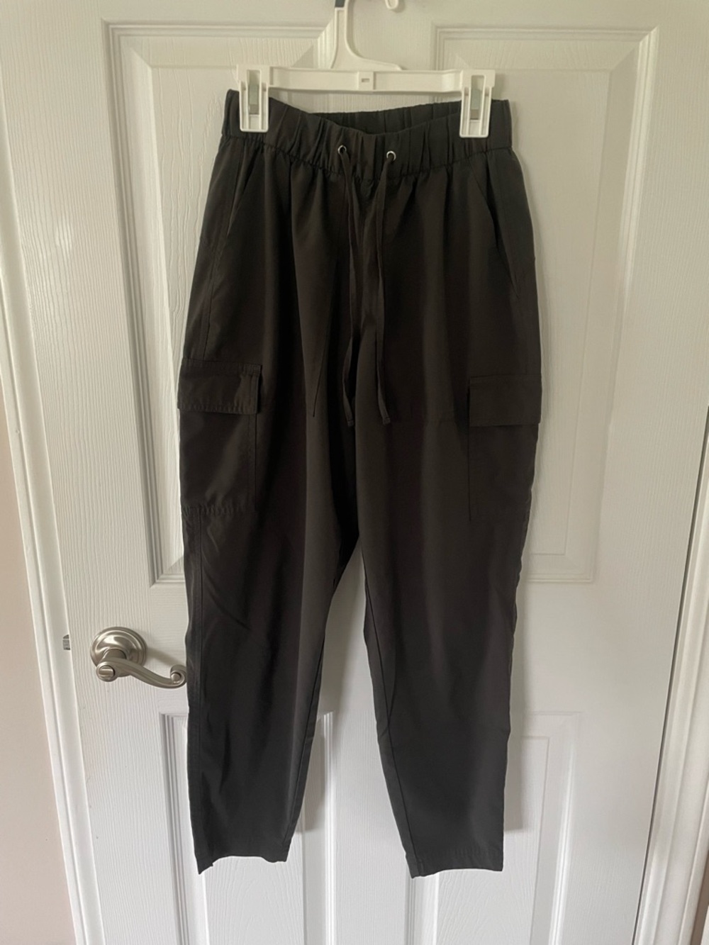 Old Navy Women’s Olive Green Cargo Jogger Pants - Classic Comfort